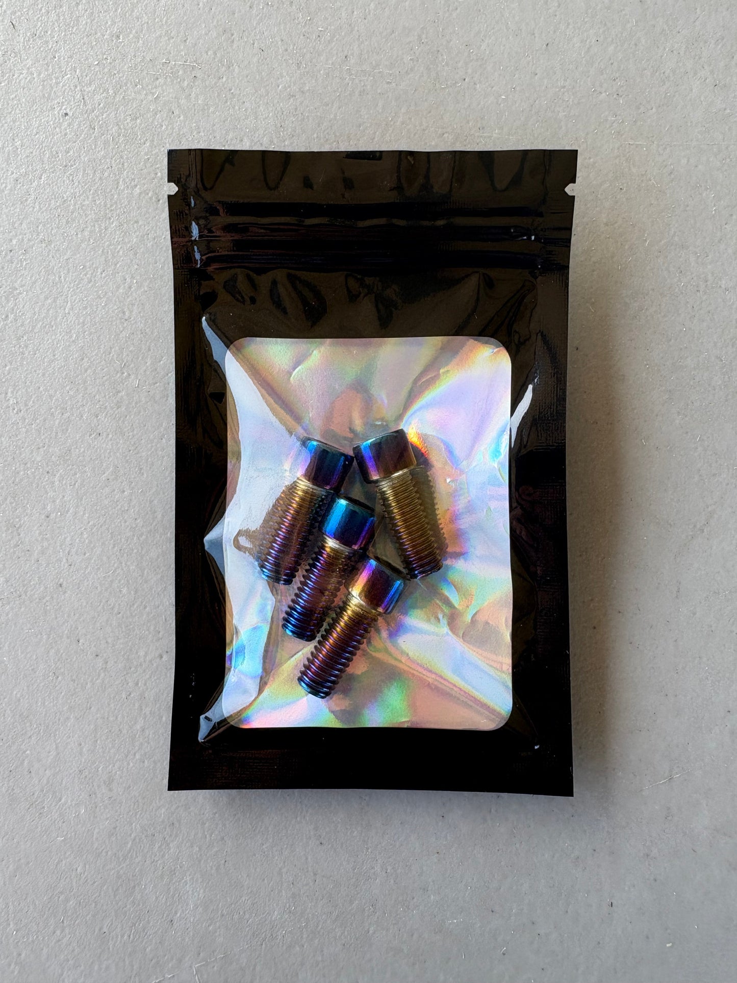 Tuttio Bar Mount Bolts