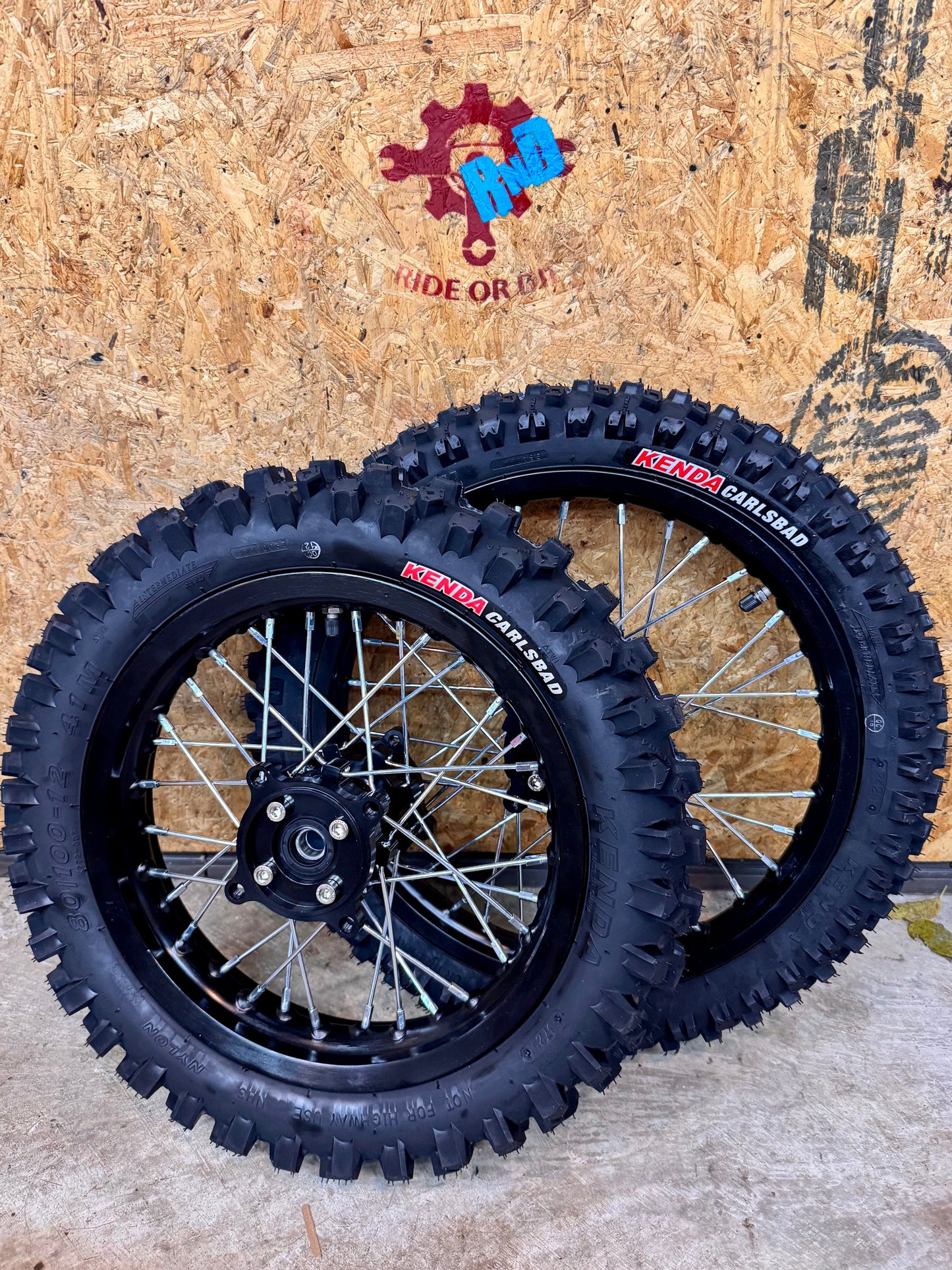 Tuttio Soleil01 12" Rear Pitbike Wheel Kit